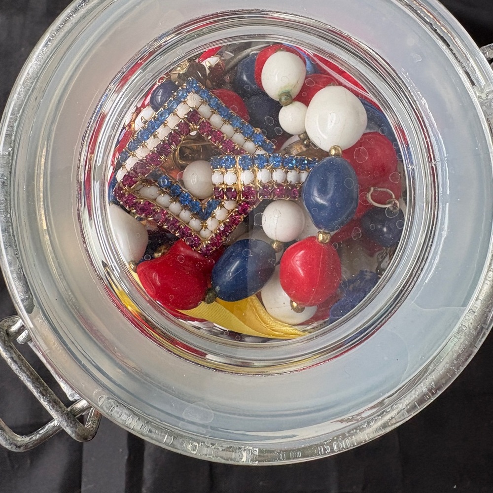 Patriotic Themed Mystery Jewelry Jar - Picture 4 of 4